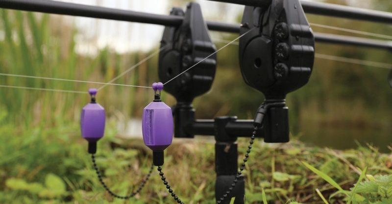 Fox Black Label Dumpy Bobbins Red