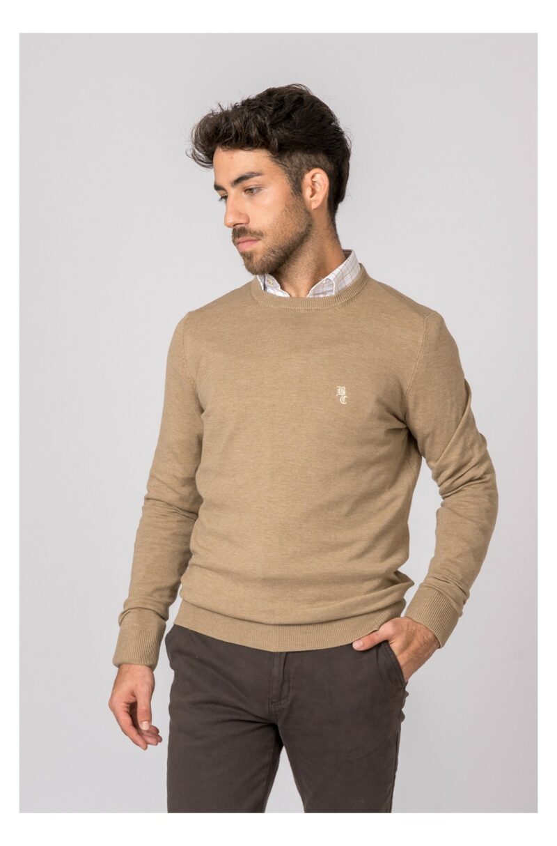 SUETER CUELLO REDONDO MARRÓN